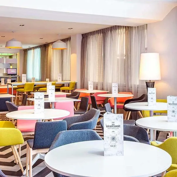 ibis Styles London Heathrow Airport โรงแรมในฮิลลิงดัน