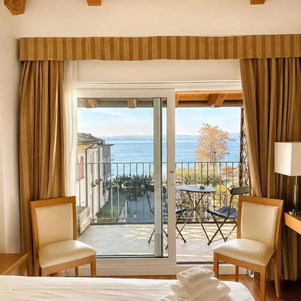 Hotel Mavino, отель в Сирмионе