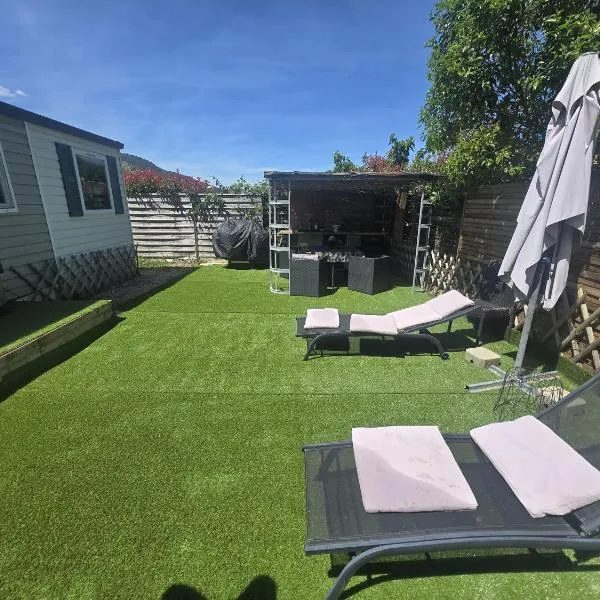 Charmant Mobil home avec piscine privative, hotel a Gémenos