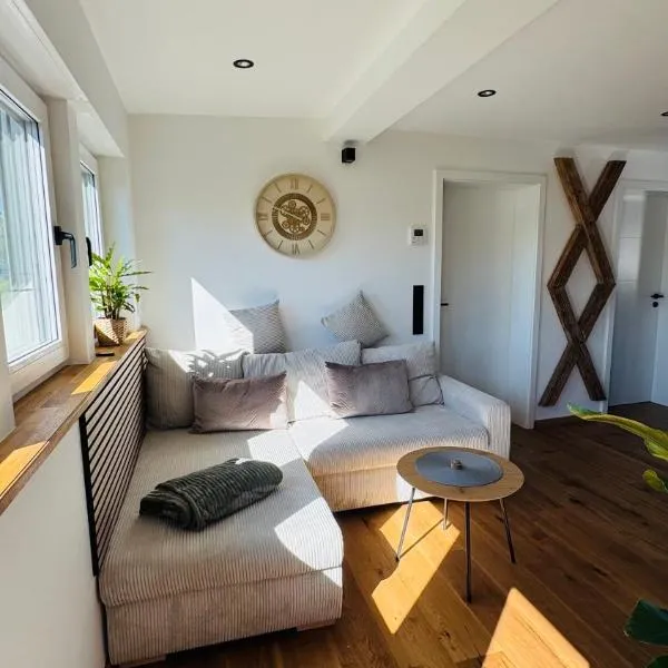 Klimatisierte Eifel-Ferienwohnung 4PL2 Mechernich, Obergartzem, Satzvey - nahe Krewelshof, Burg Satzvey & Phantasialand, hotel in Mechernich