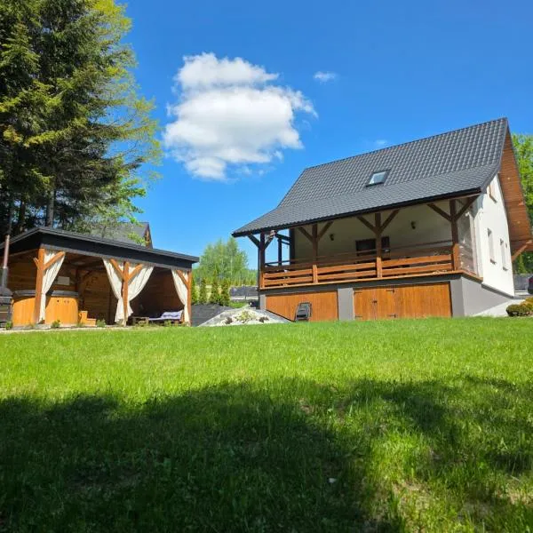 Domek letniskowy Leśne Zacisze- jacuzzi, balia ogrodowa, grill i altana, khách sạn ở Słopnice