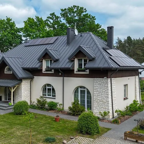 Dworek Akacja, Hotel in Janowiec