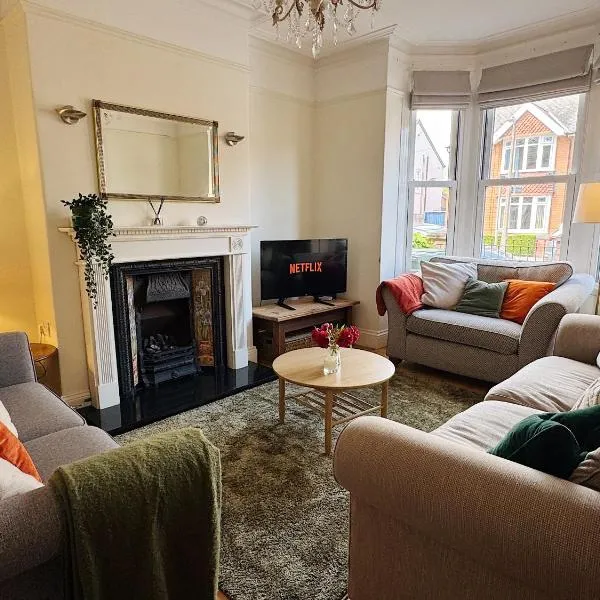 Spacious Victorian townhouse with Cathedral views, Hotel in Lincoln