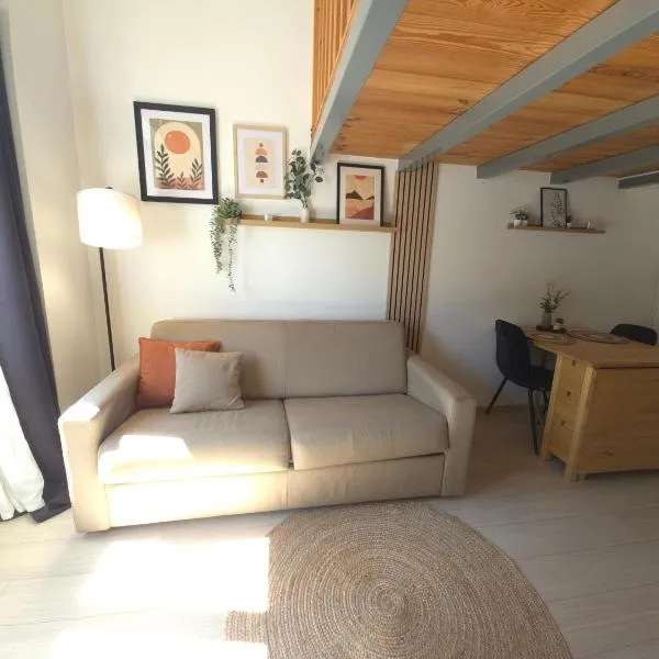 Studio mezzanine - 4 pers - Parking - 2km Walibi, hotell i Les Avenières