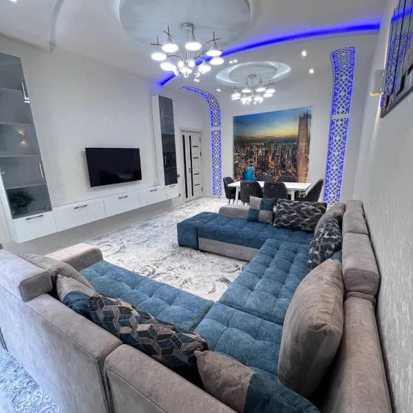 4 комнатная квартира на улице Абая, hotel di Tashkent