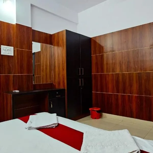 KRISHNAGIRI ROYAL INN homestay, hotel in Guruvāyūr