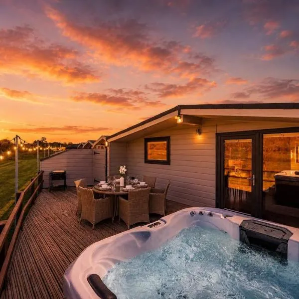 The Secret Lodge - Hottubs Wellness Relaxation, hotel v destinaci Stapleford