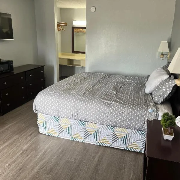 Happy extended stay inn by BestAcco, hotel v mestu Madisonville