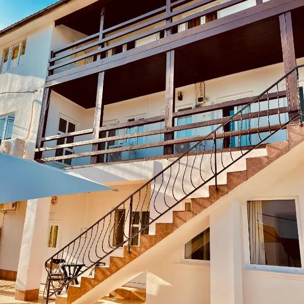 Casa Juliana, hotel em Costinesti
