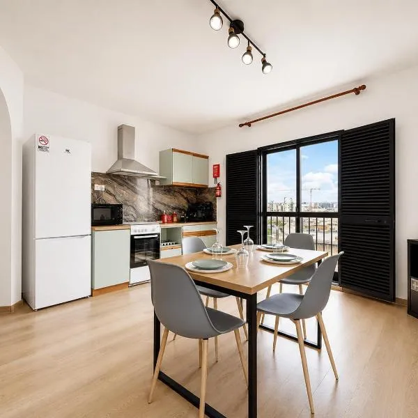 Bright & Spacious 3BR in Ta Xbiex, Full AC & WiFi, hotel u gradu 'Taʼ Xbiex'