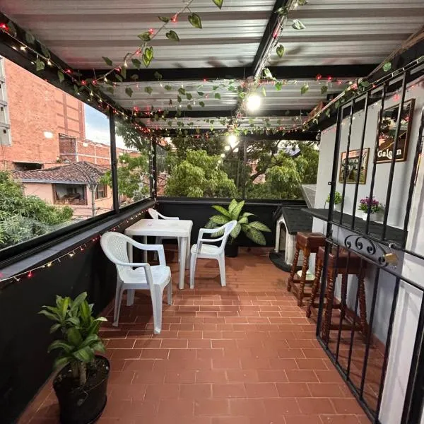 Cómoda y Amplia Casa, Ideal Para Grupos, Muy Cerca Del Estadio, Barrio La América, hotel u gradu Medeljin