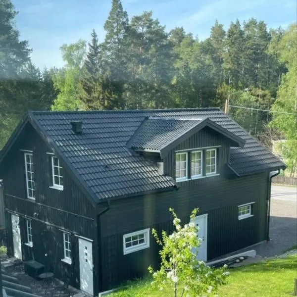 Viesnīca Nybyggt modernt gästhus nära naturen pilsētā Noršēpinga