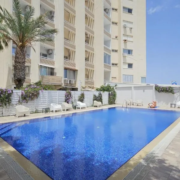 Piale Palms Makenzie Beach Front Apartment Larnaca Airport Area，拉納卡的飯店