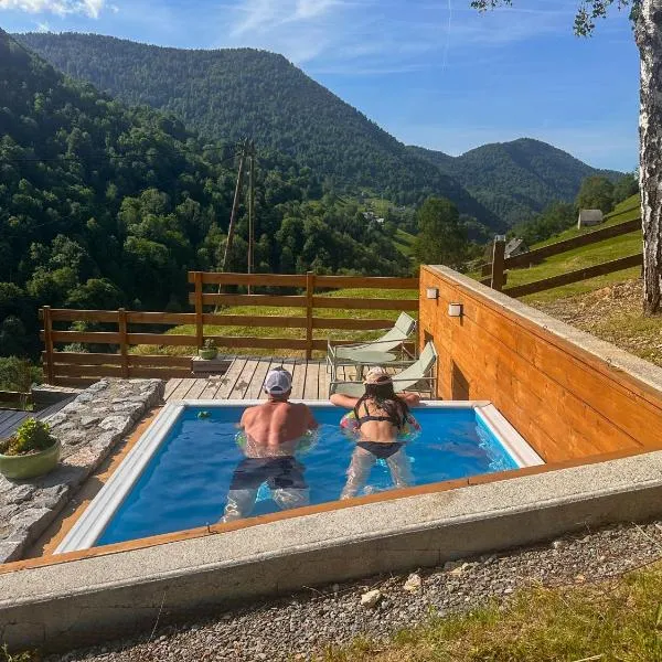Chalet rénové - 5 pers - Grande terrasse - bain nordique à jets - Piscine, Hotel in Boutx