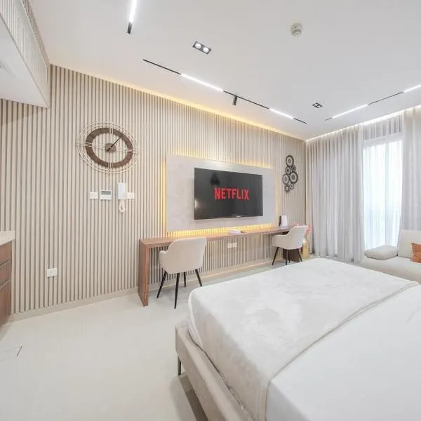 Luxury Studio Flat in Al Zahia, Sharjah - Pool - Gym, hotel in Sharjah