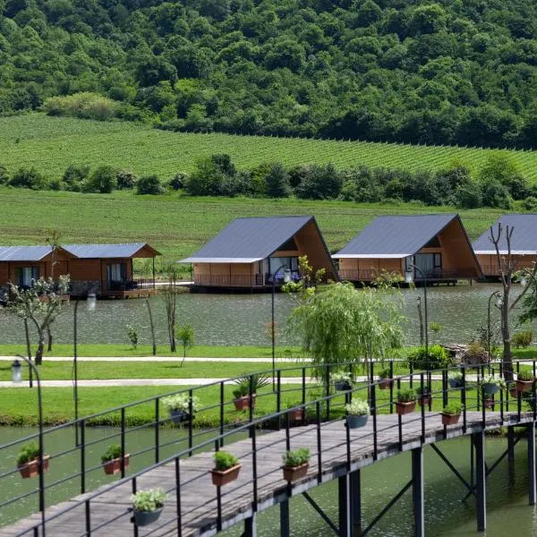 Moretoni Lake Resort, отель в Напареули