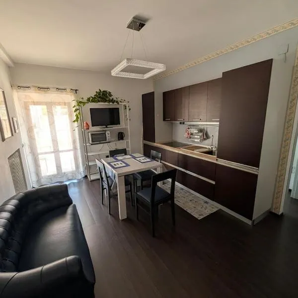 Trilocale con ampia terrazza, hotell i Pesaro