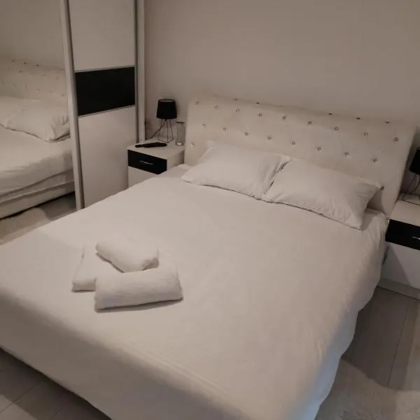 Bella apartman, hotel a Mladenovac