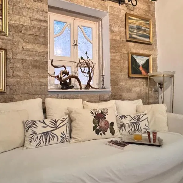 Maximos Apartment in Corfu Old Town, hotel en Corfú