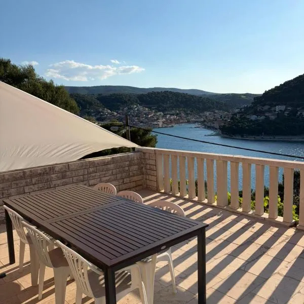 Nice postion, belle vue, hotel v mestu Pučišća