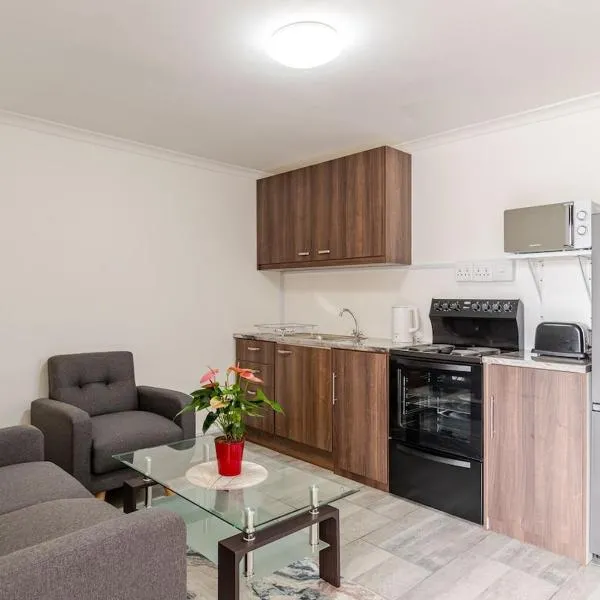 Sintha guest house, hotel sa Kraaifontein