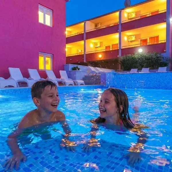 Apartments Stina & Villa Ina, hotel in Seget Vranjica