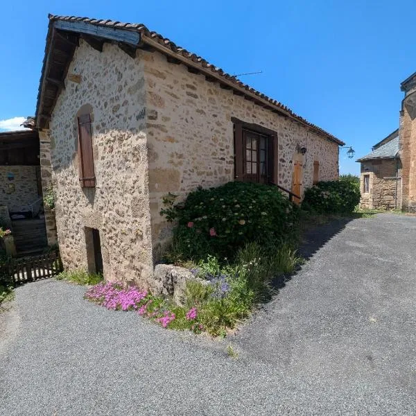 Petit studio paisible au cœur du village, hotel i Sonnac
