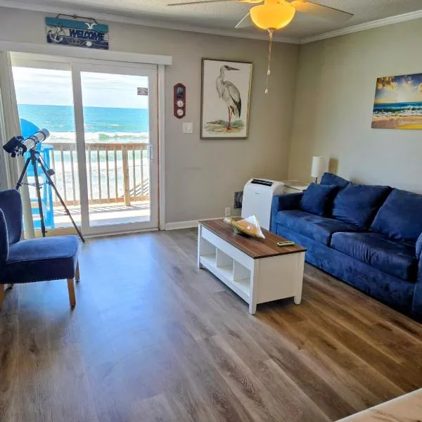 Beachfront Condo 103, hotel in North Topsail Beach