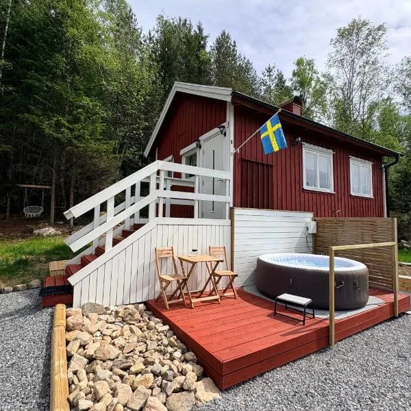 Nordic Stuga - Nature Escape with Bast Sauna, Spa and Starlink Wifi, hotel in Hindås
