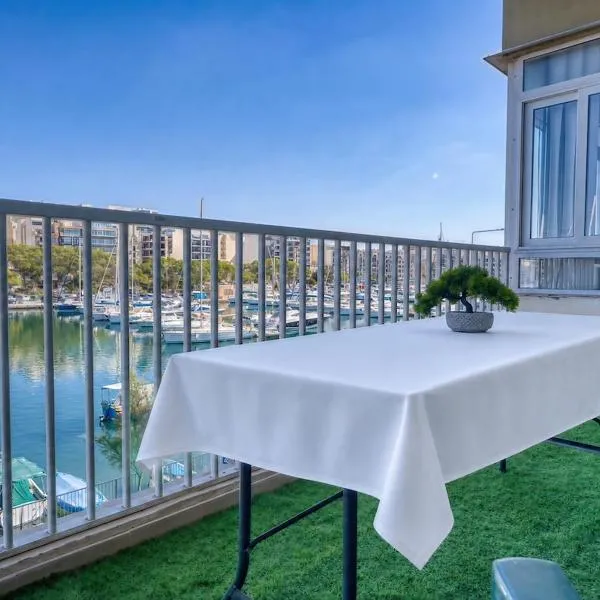 SeaFront YachtView VallettaView – hotel w mieście Taʼ Xbiex
