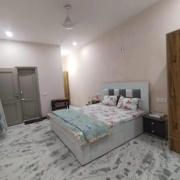 Om Homestay, hotel din Panchkula
