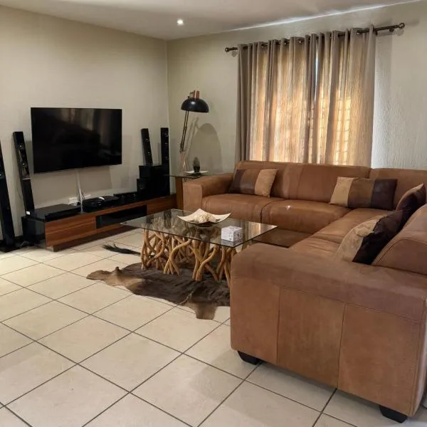 Caly Luxury Home, hotell i Nelspruit