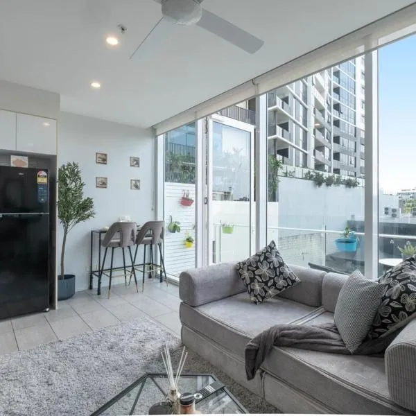 The Valley Nest - FREE PARKING - INFINITY POOL, Hotel in Brisbane