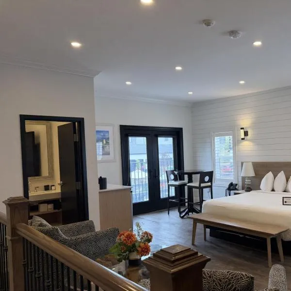 Colonial Hotel & Suites, hotell sihtkohas Grand Bend