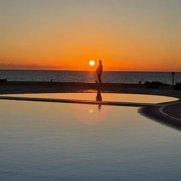 The Anassa Suite - Gated Beachfront Retreat & Pool, hotel em Klorakas