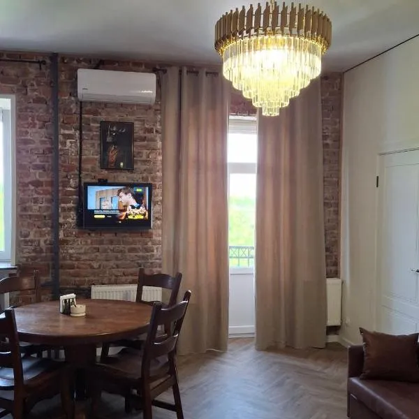 Loft & Scandi апартаменти на Красній площі, hotel a Chernihiv