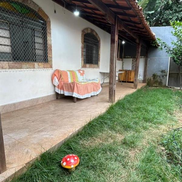 Casa Ampla no Térreo com Quintal gramado na Região da Pampulha