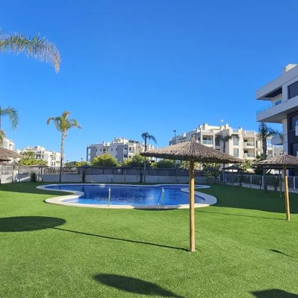 Private Garden Apartment - Orihuela Costa, Villamartín, hotelli kohteessa Orihuela Costa