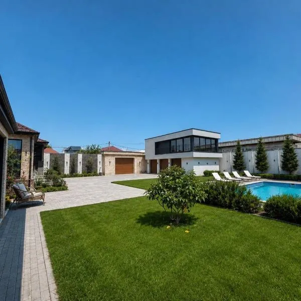 PoolSummerHouse, hotel sa Baku