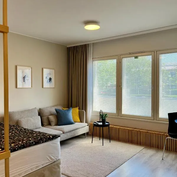 Cozy City Apartment - Car parking - Queen bed - Wifi, отель в городе Вааса