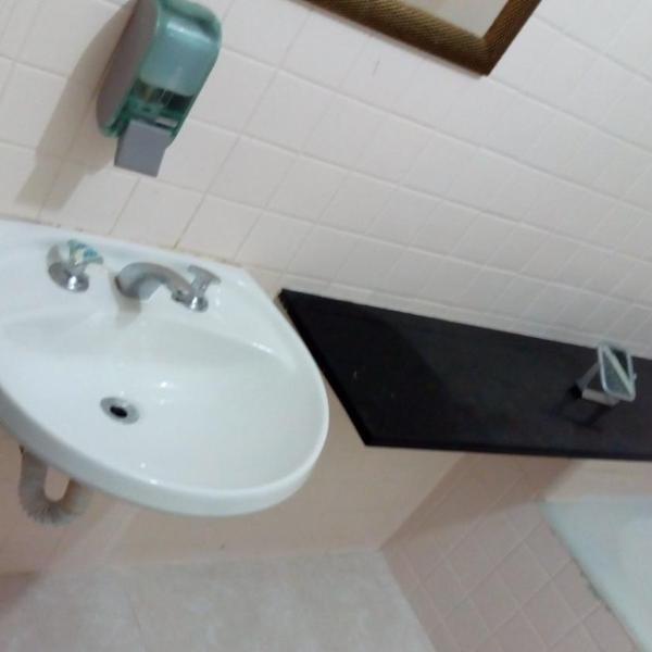 Quarto Com 1 Garagem Coberta 3 Minutos do Metrô e 80 metros da Praia de Copacabana - Foto 4