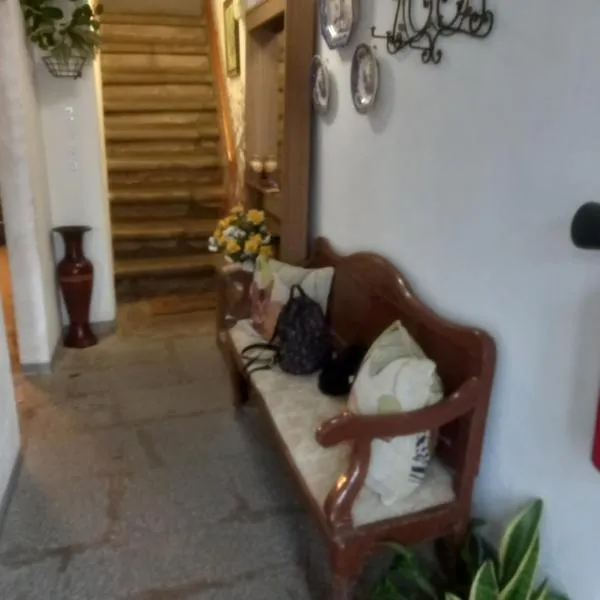 Casa da Avó Maria, Largo de Santo António, n 97395AL, hotel in Freixo de Espada à Cinta