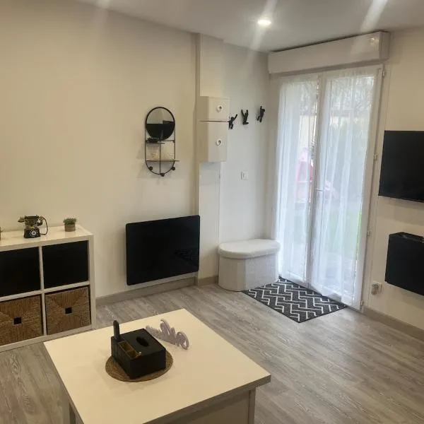 Apartment for 4 people, hotel a Mitry-Mory