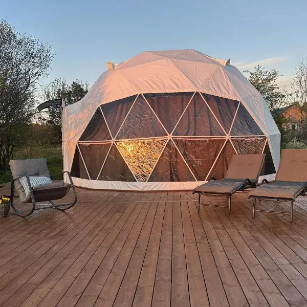 Saare Glamping Dome House, hotel en Salme