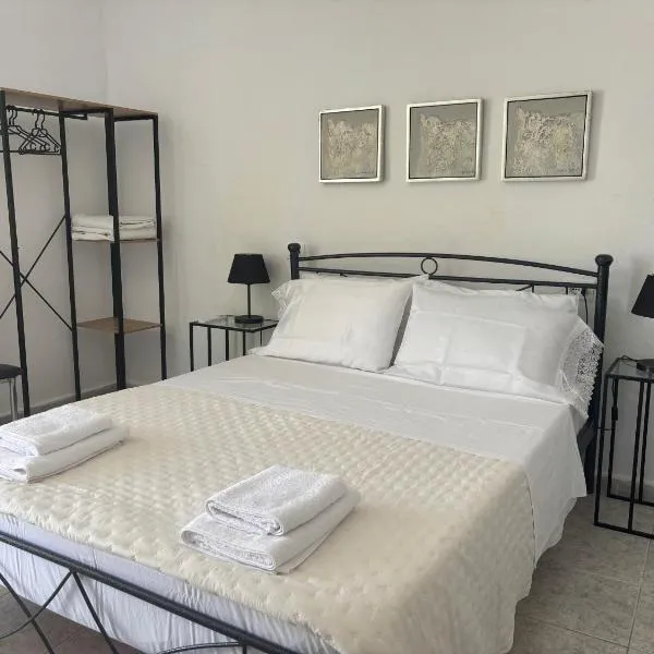 Kambi rooms – hotel w mieście Himara