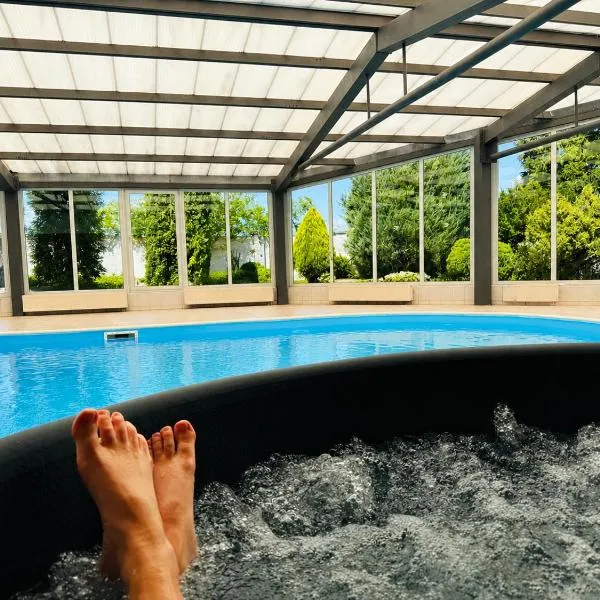 Family Apartment Staňkov, Pool, Sauna & Playground: Staňkov şehrinde bir otel