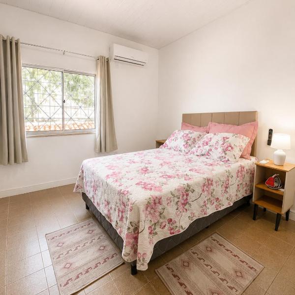 AmazHost - Casa Rosa com Split, Wi-Fi 700 Mb e Água Quente - Foto 2