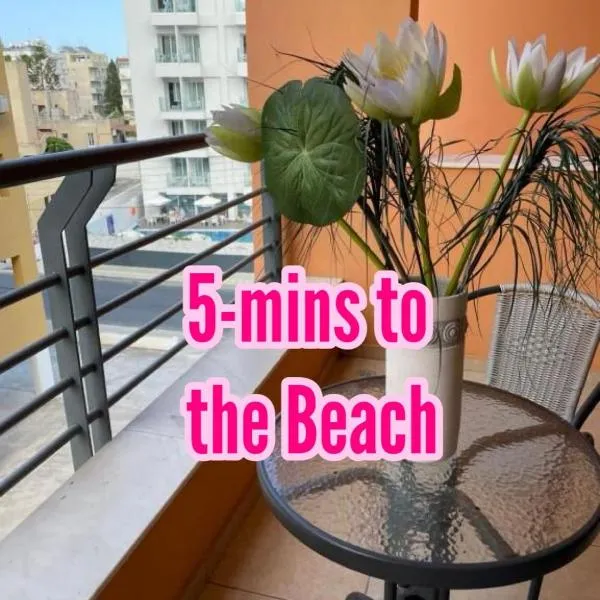 VIP Resort Apartment on Makenzie Beach – hotel w Larnace