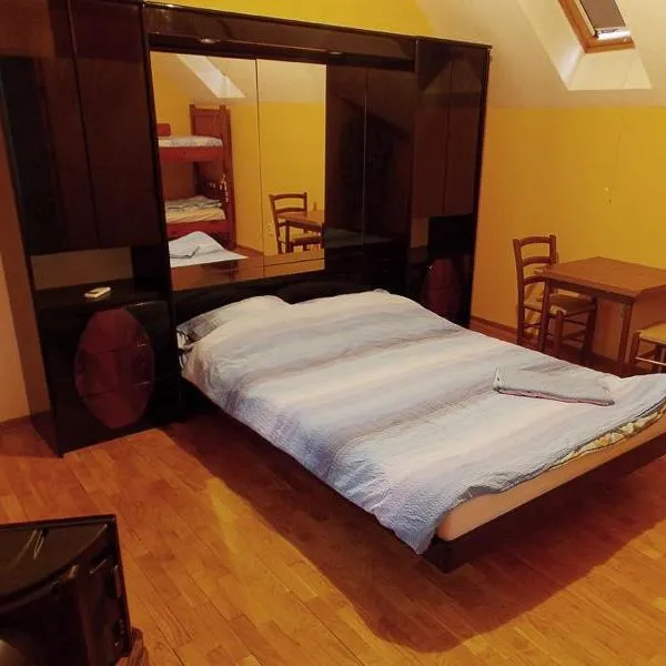 Hostel Kavala, ξενοδοχείο στο Βελιγράδι