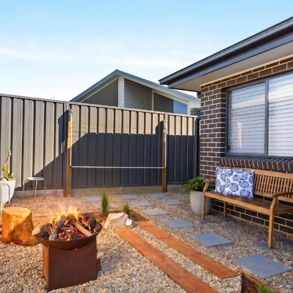 The Bayswood Retreat on Moona Creek by Experience Jervis Bay, hotel em Vincentia